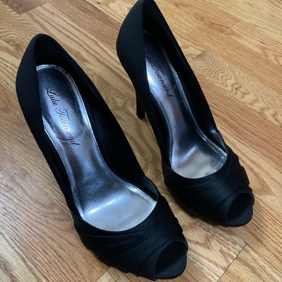 Lulu Townsend - like new - black heels - Picture 2 of 5